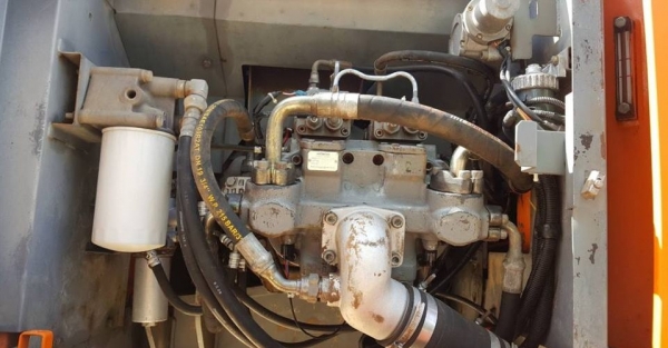 ขาย!! >>> Hitachi Zx200 รุ่น 1 เล่มทะเบียน แห้งๆ ช่วงล่างเต็ม <<< เบอร์ติดต่อ 098-7155789