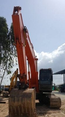 ขาย!! >>> Hitachi Zx200 รุ่น 1 เล่มทะเบียน แห้งๆ ช่วงล่างเต็ม <<< เบอร์ติดต่อ 098-7155789