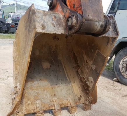 ขาย!! >>> Hitachi Zx200 รุ่น 1 เล่มทะเบียน แห้งๆ ช่วงล่างเต็ม <<< เบอร์ติดต่อ 098-7155789