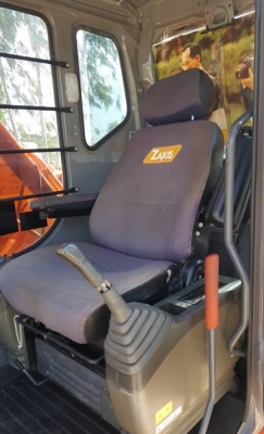 ขาย!! >>> Hitachi Zx200 รุ่น 1 เล่มทะเบียน แห้งๆ ช่วงล่างเต็ม <<< เบอร์ติดต่อ 098-7155789