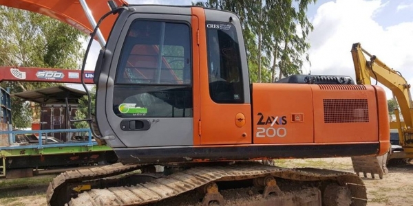 ขาย!! >>> Hitachi Zx200 รุ่น 1 เล่มทะเบียน แห้งๆ ช่วงล่างเต็ม <<< เบอร์ติดต่อ 098-7155789