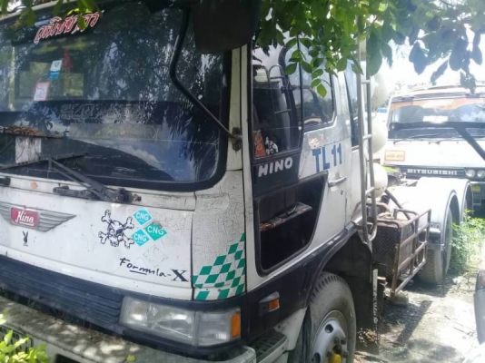 ขาย 380,000 บาท สิบล้อหัวลาก HINO FM3M 2 เพลา (ติดแก็ส) สโลว์กลาง เครื่อง M10C-240 แรง หัวบาง ยางดี ขาย 380,000 บาท สิบล้อหัวลาก HINO FM3M 2 เพลา (ติดแก็ส) สโลว์กลาง เครื่อง M10C-240 แรง หัวบาง ยางดี