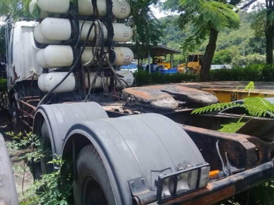 ขาย 380,000 บาท สิบล้อหัวลาก HINO FM3M 2 เพลา (ติดแก็ส) สโลว์กลาง เครื่อง M10C-240 แรง หัวบาง ยางดี 
