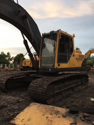 ขาย Volvo ec210bl เล่มทะเบียน ตามสภาพ เครื่องมีเสียงดัง