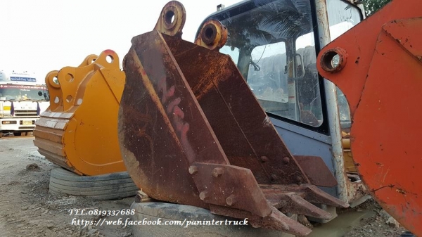 FROM JAPANสินค้าเก่านอก ขายตามสภาพBUCKET บุ๊งกี๋สำหรับรถขุดไซค์200 ,220 /สลัก 80 มิล/แบบปากแคบ /มีปีกข้าง /3 ฟัน / ราคาเพียง(ใบละ) 30,000 บาท สนใจรีบติดต่อ 0819337688