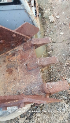 FROM JAPANสินค้าเก่านอก ขายตามสภาพBUCKET บุ๊งกี๋สำหรับรถขุดไซค์200 ,220 /สลัก 80 มิล/แบบปากแคบ /มีปีกข้าง /3 ฟัน / ราคาเพียง(ใบละ) 30,000 บาท สนใจรีบติดต่อ 0819337688