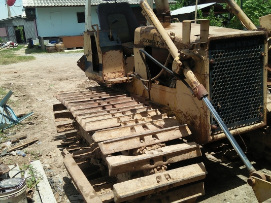 ขายรถแทร็กเตอร์D2-6PL สภาพพร้อมใช้งาน เครื่องดีช่วงล่างดี ราคาต่อรองคุยกันได้