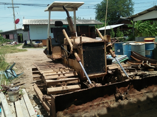 ขายรถแทร็กเตอร์D2-6PL สภาพพร้อมใช้งาน เครื่องดีช่วงล่างดี ราคาต่อรองคุยกันได้