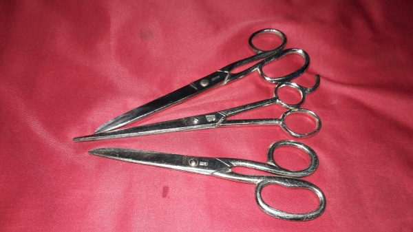 ขายกรรไกรงานเก่ายุโรปชุด3ด้าม สวยคมดี ราคาพิเศษวันแม่12-14นี้เท่านั้น