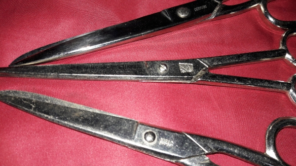 ขายกรรไกรงานเก่ายุโรปชุด3ด้าม สวยคมดี ราคาพิเศษวันแม่12-14นี้เท่านั้น