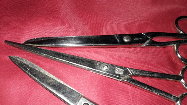 ขายกรรไกรงานเก่ายุโรปชุด3ด้าม สวยคมดี ราคาพิเศษวันแม่12-14นี้เท่านั้น