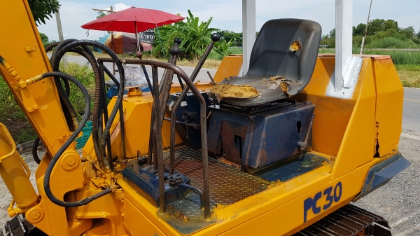 ขายด่วนรถแบคโฮKOMATSUโคมัสซูรุ่นยอดนิยมสวยๆPC30-3เครื่องโคมัสซู3D84เครื่องดีปั่มแรงรถนอกเพิ่งนำเข้ามาใหม่ยังไม่เคยใช้งานในเมืองไทยเลย