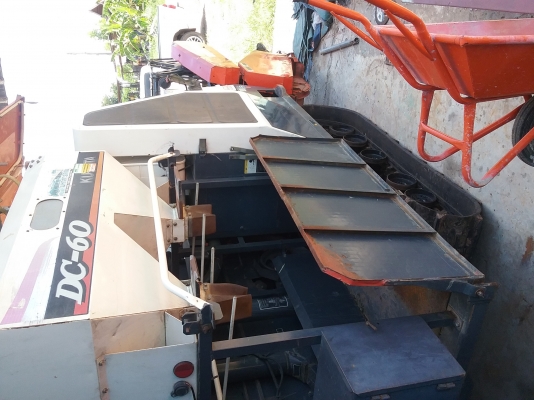 ขายรถเกี่ยวข้าว