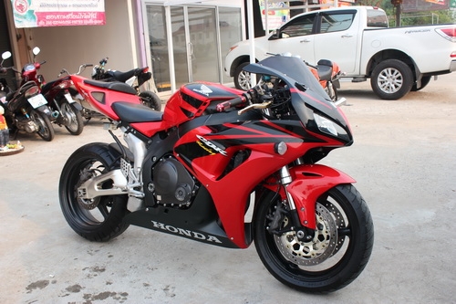 ขาย HONDA CBR1000RR ปี2006 สภาพเยี่ยมๆ ขาย HONDA CBR1000RR ปี2006 สภาพเยี่ยมๆ
