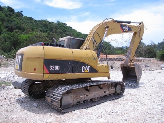 รถแบคโฮ ยี่ห้อ CAT รุ่น 320D