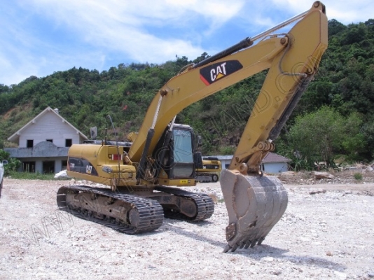 รถแบคโฮ ยี่ห้อ CAT รุ่น 320D