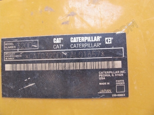 รถแบคโฮ ยี่ห้อ CAT รุ่น 320D