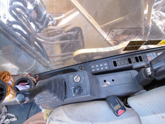 รถแบคโฮ ยี่ห้อ CAT รุ่น 320D