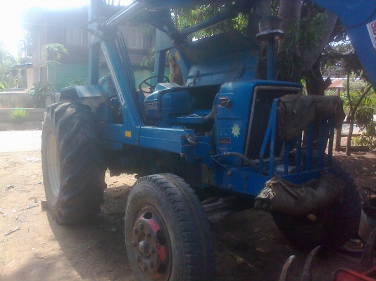 รถไถFORD 77 เครือง T6 (เฉพาะตัวรถ) พร้อมอุปกรณ์ผาน2ชุด ใบมีด+ผาน7 พร้อมใช้งาน