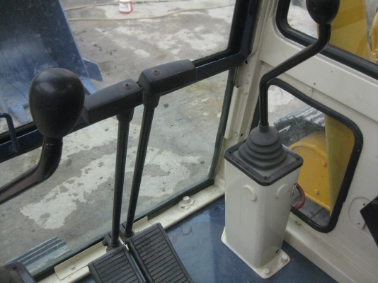 ขายรถขุดดินBACKHOE KOMATSU PC100-3 เป็นรถนอกนำเข้าเอง พร้อมใช้งาน ขายรถขุดดินBACKHOE KOMATSU PC100-3 เป็นรถนอกนำเข้าเอง พร้อมใช้งาน