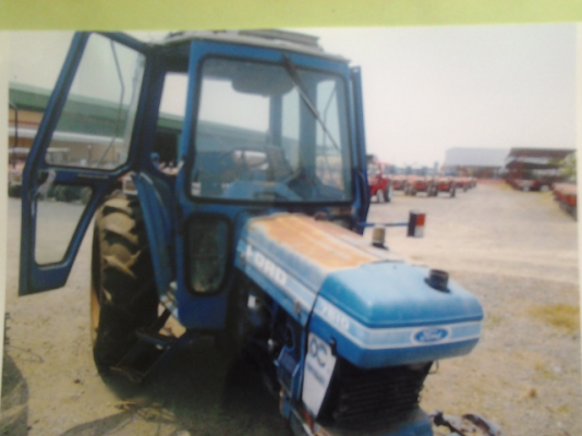 ขายรถไถ FORD 7610 4wd 2 เพลา เครื่องติดturboตู้ข้างนอก เอกสารอินวอยซ์ ใส่ยางล้อใหญ่ให้ค่ะ