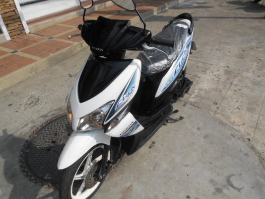 Honda-Click 110cc ราคาถูกๆครับ ชุดสีสวยๆล้อแม้กแท้ เข้ามาดูก่อนครับ