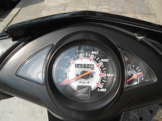 Honda-Click 110cc ราคาถูกๆครับ ชุดสีสวยๆล้อแม้กแท้ เข้ามาดูก่อนครับ