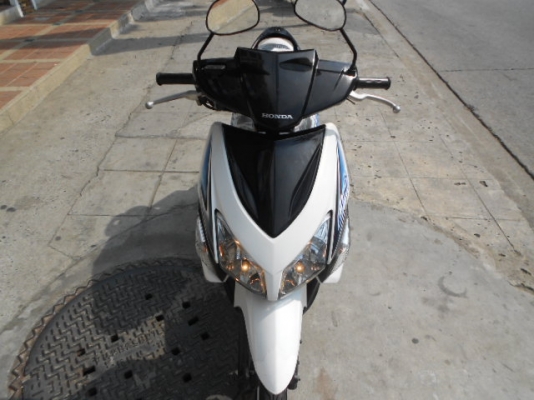 Honda-Click 110cc ราคาถูกๆครับ ชุดสีสวยๆล้อแม้กแท้ เข้ามาดูก่อนครับ