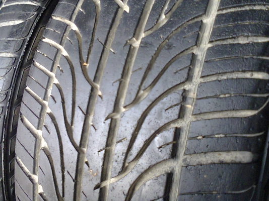 ขายยาง 205/40/17 ฮํนกุก ปี07 2เส้น 700 ขายยาง 205/40/17 ฮํนกุก ปี07 2เส้น 700