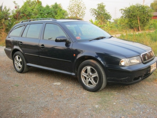 ขาย Skoda Octavia ตัวแวน ปี 2001วางเครื่องใหม่แล้ว แอร์เย็นพร้อมใช้ 165,000