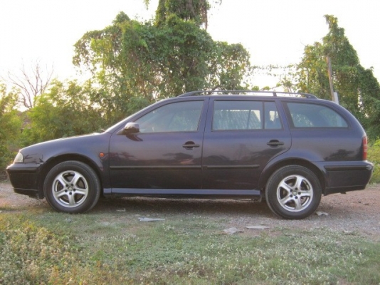 ขาย Skoda Octavia ตัวแวน ปี 2001วางเครื่องใหม่แล้ว แอร์เย็นพร้อมใช้ 165,000