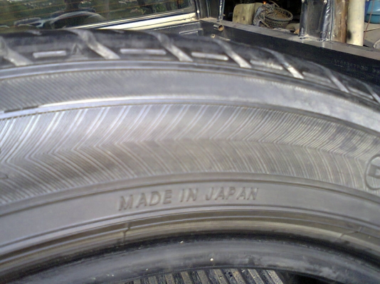 ขายยาง 215/50/17 YOKOHAMA ปี09 2เส้น 2000 ขายยาง 215/50/17 YOKOHAMA ปี09 2เส้น 2000