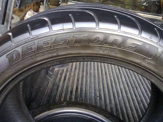 ขายยาง 215/45/17 ดีสโตน ปี10 4เส้น 2900