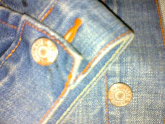 -ขายเสื้อยีน ลีวาย แท้ๆ สักตัวคับ สวยมากๆ