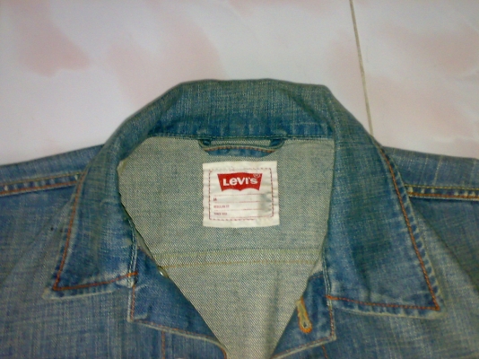 -ขายเสื้อยีน ลีวาย แท้ๆ สักตัวคับ สวยมากๆ