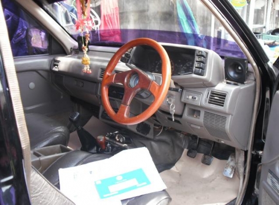 ขายรถอีซูซุเครื่อง2800ccไม่ใอ4X4ขี่ดีกระจกไฟฟ้าช่วงล่างดีคันซีไม่ผุแอร์เย็นทะเบียน56มีผุมุมกระบะหน่อย(ให้ล้อเดิม)