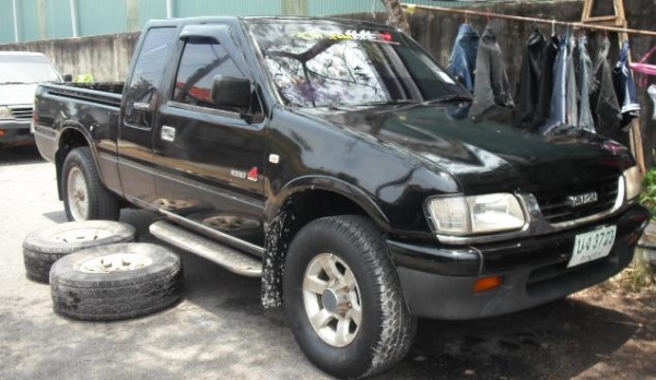 ขายรถอีซูซุเครื่อง2800ccไม่ใอ4X4ขี่ดีกระจกไฟฟ้าช่วงล่างดีคันซีไม่ผุแอร์เย็นทะเบียน56มีผุมุมกระบะหน่อย(ให้ล้อเดิม)