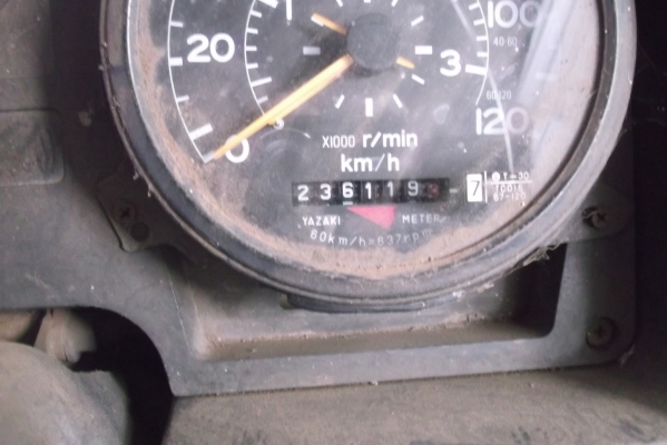 NISSAN  UD 177แรงม้า ถังบรรทุกน้ำมันเอกสารเล่มทะเบียน