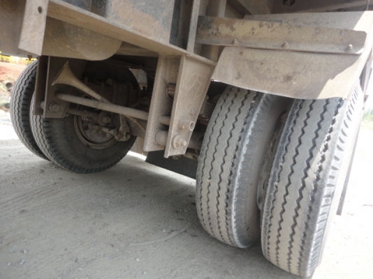 สิบล้อดั้มแม่+ลูก ISUZU 240 แรงหัวขาว ลูกสามมิตรลอนเฉียง