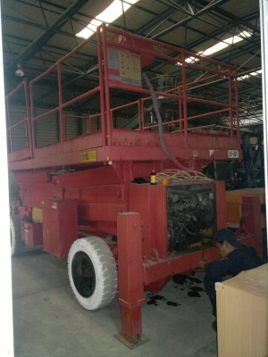 ลีฟท์ขากรรไกร AICHI SV091 เครื่องยนต์ดีเซล ยกสูง 9 เมตร ใช้งานน้อย700ชม. ลีฟท์นอกนำเข้าจากญี่ปุ่นสภาพสวยราคาถูกครับ ไม่เคยใช้ในไทย ติดต่อ มานะ 085-9049669