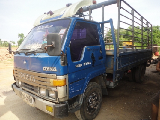 6 ล้อ TOYOTA DYNA 300 BU87 เครื่อง 14B จำนวน 115 แรง เกียร์สั้น พร้อมใช้