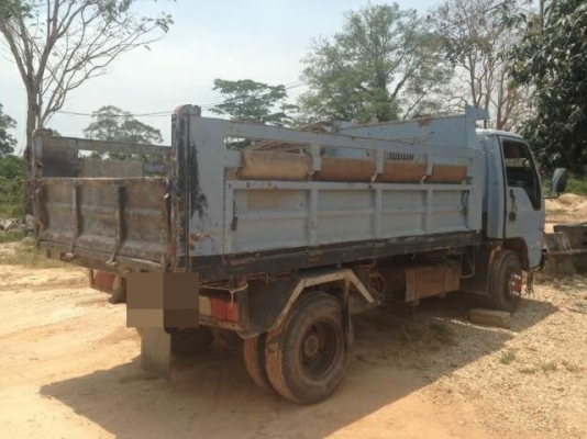 ขาย 6 ล้อดั๊ม ISUZU NPR 120 แรงม้าฝาขาวกระบะสามมิตร สนใจโทร 0819701072