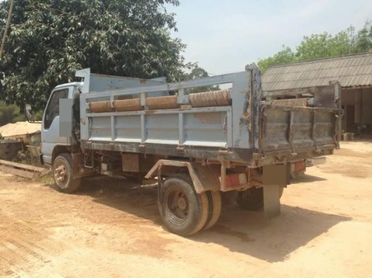 ขาย 6 ล้อดั๊ม ISUZU NPR 120 แรงม้าฝาขาวกระบะสามมิตร สนใจโทร 0819701072