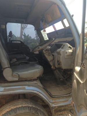 ขาย 6 ล้อดั๊ม ISUZU NPR 120 แรงม้าฝาขาวกระบะสามมิตร สนใจโทร 0819701072