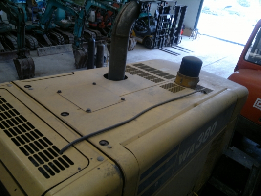 รถตักล้อยาง WA380-5 KOMATSU รถสวยครับ เครื่องดี ไฟเต็ม แอร์เย็นเฉียบ ใช้งานได้เลย มาถึงไทยแล้วครับ เชิญมาทดสอบได้แล้ว ราคาถูกครับ ติดต่อ มานะ 085-9049669