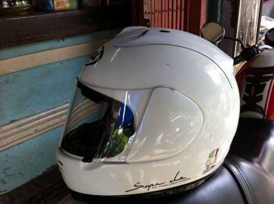 ขายหมวก Arai พร้อมใช้ครับ +++++ ขายหมวก Arai พร้อมใช้ครับ +++++