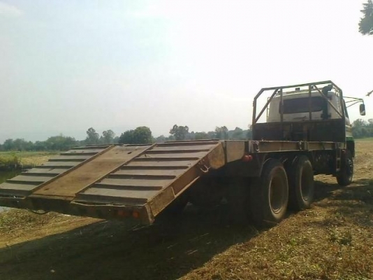 ISUZU JUMBO 200 HP 6SA1 รถหางปลาสิบล้อ 2 เพลา ช่วงล่างคัชซีสวยใหญ่มาก เครื่องแรงดีไม่เยิ้ม ภายในเก๋งสวยบางเดิมๆ คอนโซลสวย แอร์เย็น พวงมาลัยเพาเวอร์ ใช้ลาก CAT 320D ได้สบายไม่มีปัญหา ยางสภาพดี 10 เส้น 80\%. พร้อมใช้งาน ทะเบียนภาษีเต็มครบพร้อมโอน ราคาต่อรองไ