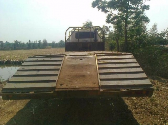 ISUZU JUMBO 200 HP 6SA1 รถหางปลาสิบล้อ 2 เพลา ช่วงล่างคัชซีสวยใหญ่มาก เครื่องแรงดีไม่เยิ้ม ภายในเก๋งสวยบางเดิมๆ คอนโซลสวย แอร์เย็น พวงมาลัยเพาเวอร์ ใช้ลาก CAT 320D ได้สบายไม่มีปัญหา ยางสภาพดี 10 เส้น 80\%. พร้อมใช้งาน ทะเบียนภาษีเต็มครบพร้อมโอน ราคาต่อรองไ