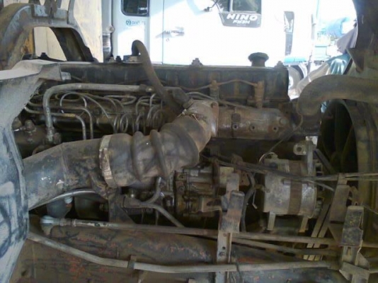 ISUZU JUMBO 200 HP 6SA1 รถหางปลาสิบล้อ 2 เพลา ช่วงล่างคัชซีสวยใหญ่มาก เครื่องแรงดีไม่เยิ้ม ภายในเก๋งสวยบางเดิมๆ คอนโซลสวย แอร์เย็น พวงมาลัยเพาเวอร์ ใช้ลาก CAT 320D ได้สบายไม่มีปัญหา ยางสภาพดี 10 เส้น 80\%. พร้อมใช้งาน ทะเบียนภาษีเต็มครบพร้อมโอน ราคาต่อรองไ