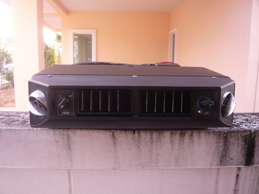 ขายตู้แอร์แขวน Formura หน้าปรับได้แบบสองช่อง 1350 บาท